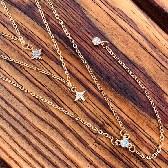 THYRA ♡ Gold Layered Necklace GIFT - Picture 3 of 8